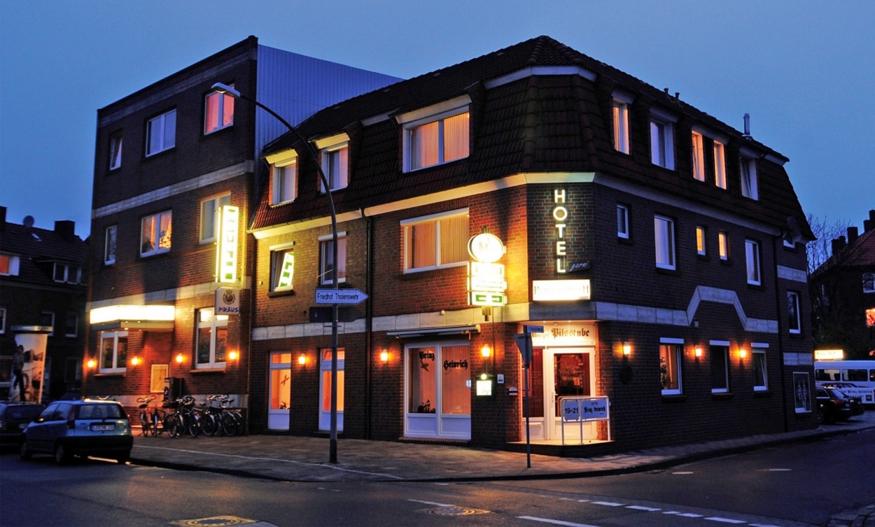 Fahrradfahrer Hotel Prinz Heinrich in Emden